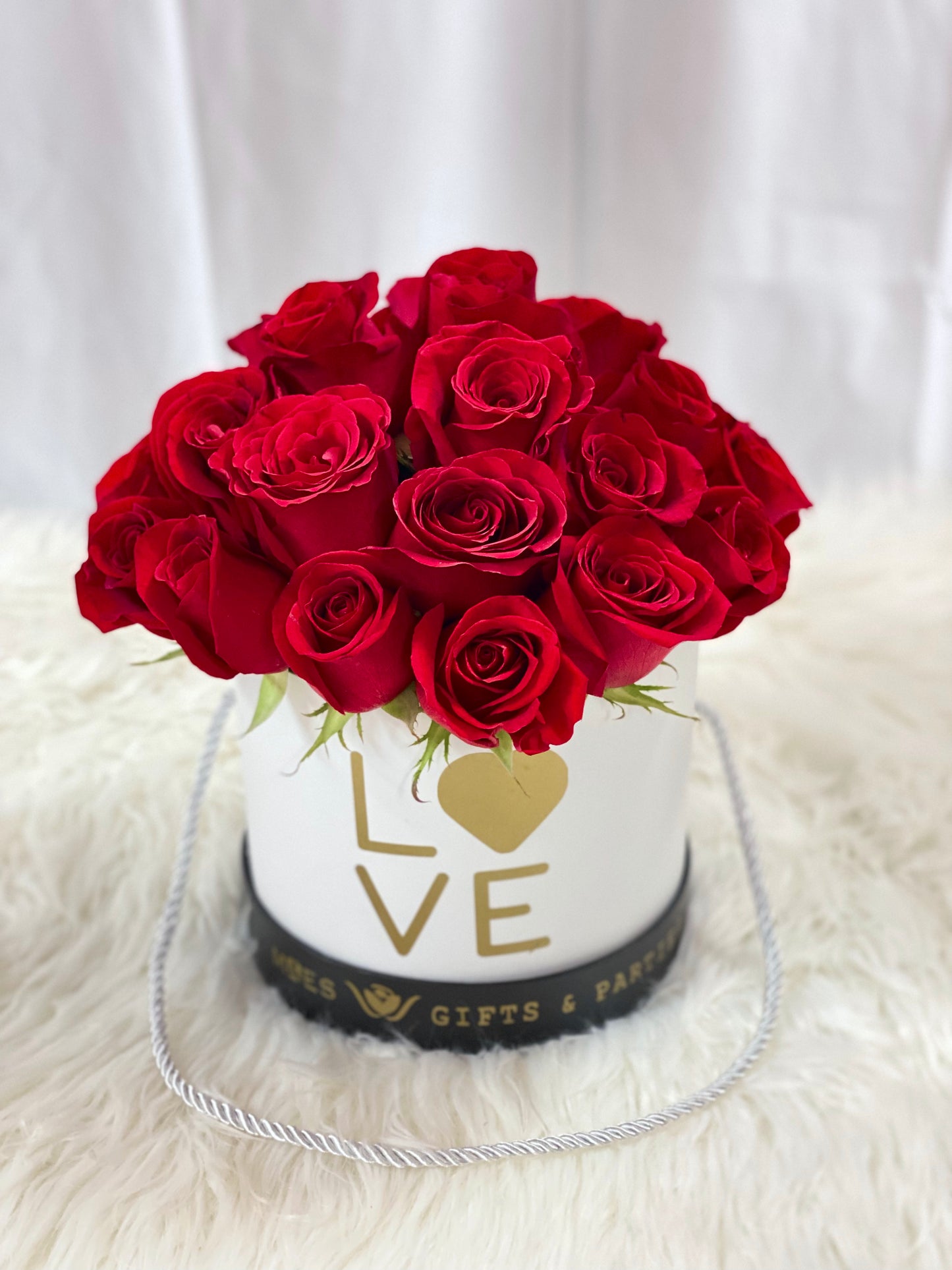 Fresh Roses in Grand Deluxe Box (love-White) | Classic Red Color